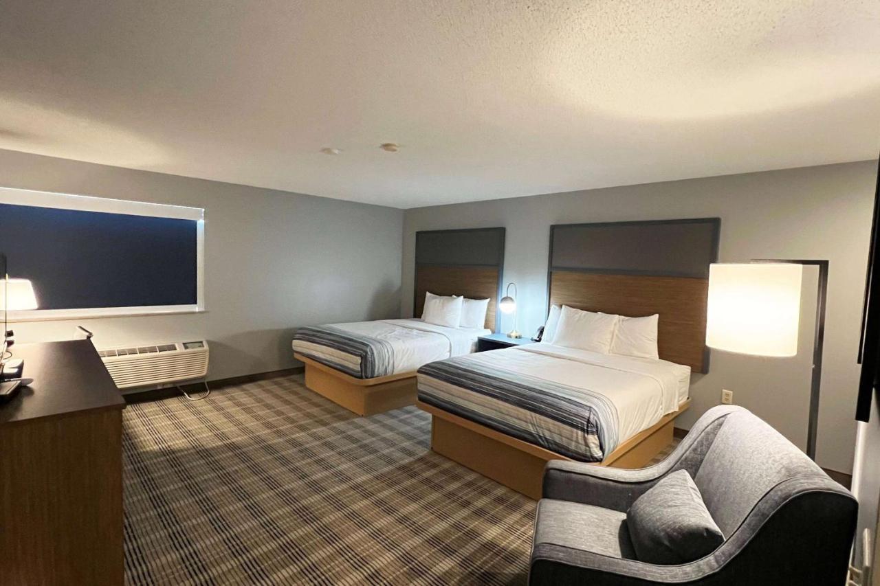 Americinn By Wyndham Marshfield Екстер'єр фото