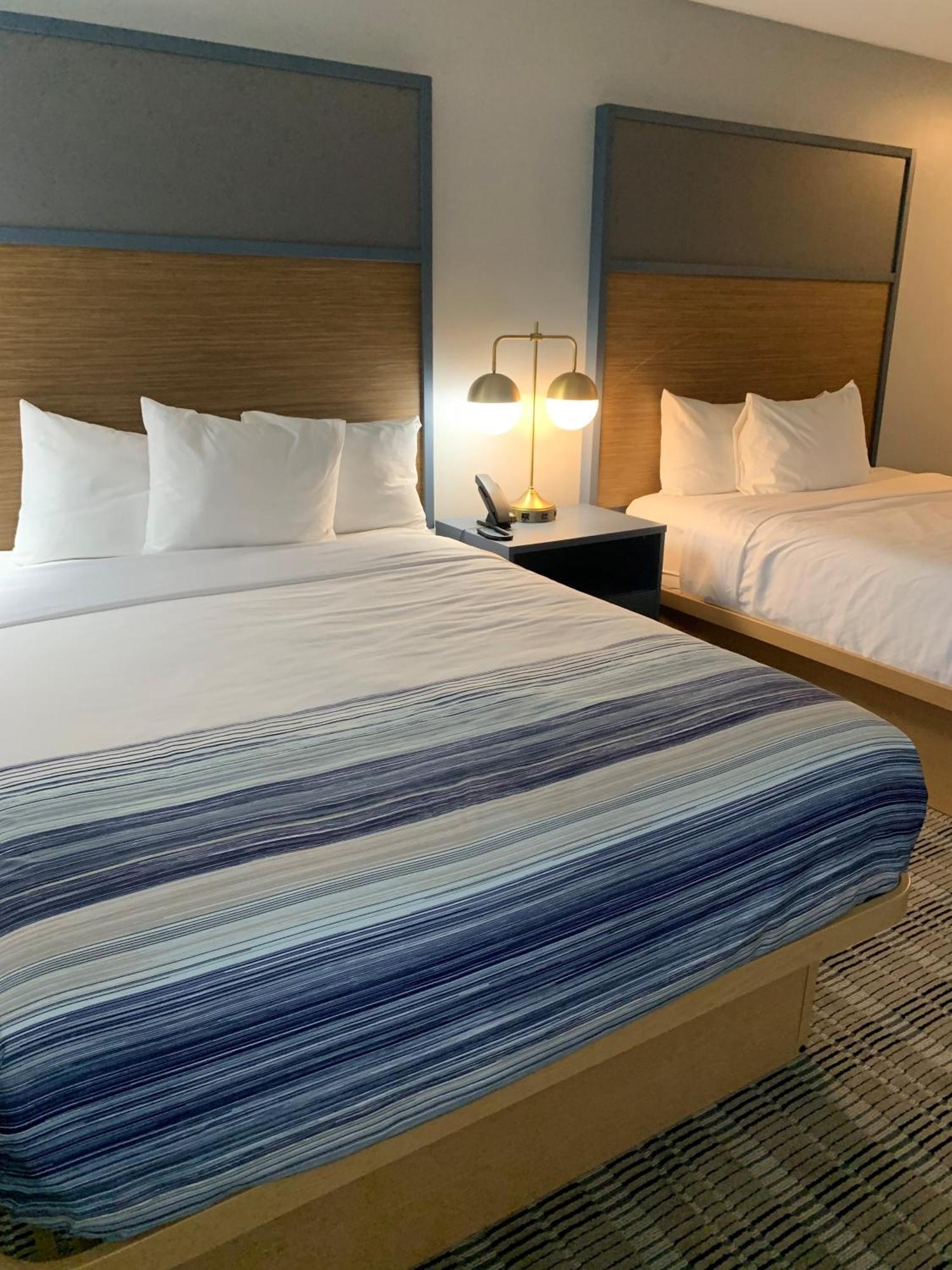 Americinn By Wyndham Marshfield Екстер'єр фото