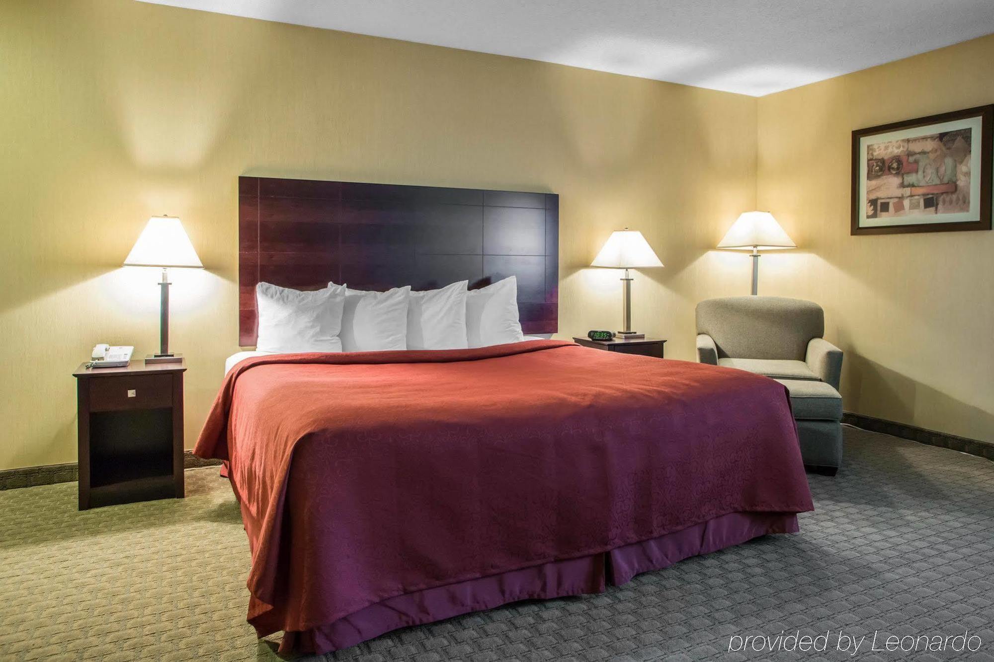 Americinn By Wyndham Marshfield Екстер'єр фото