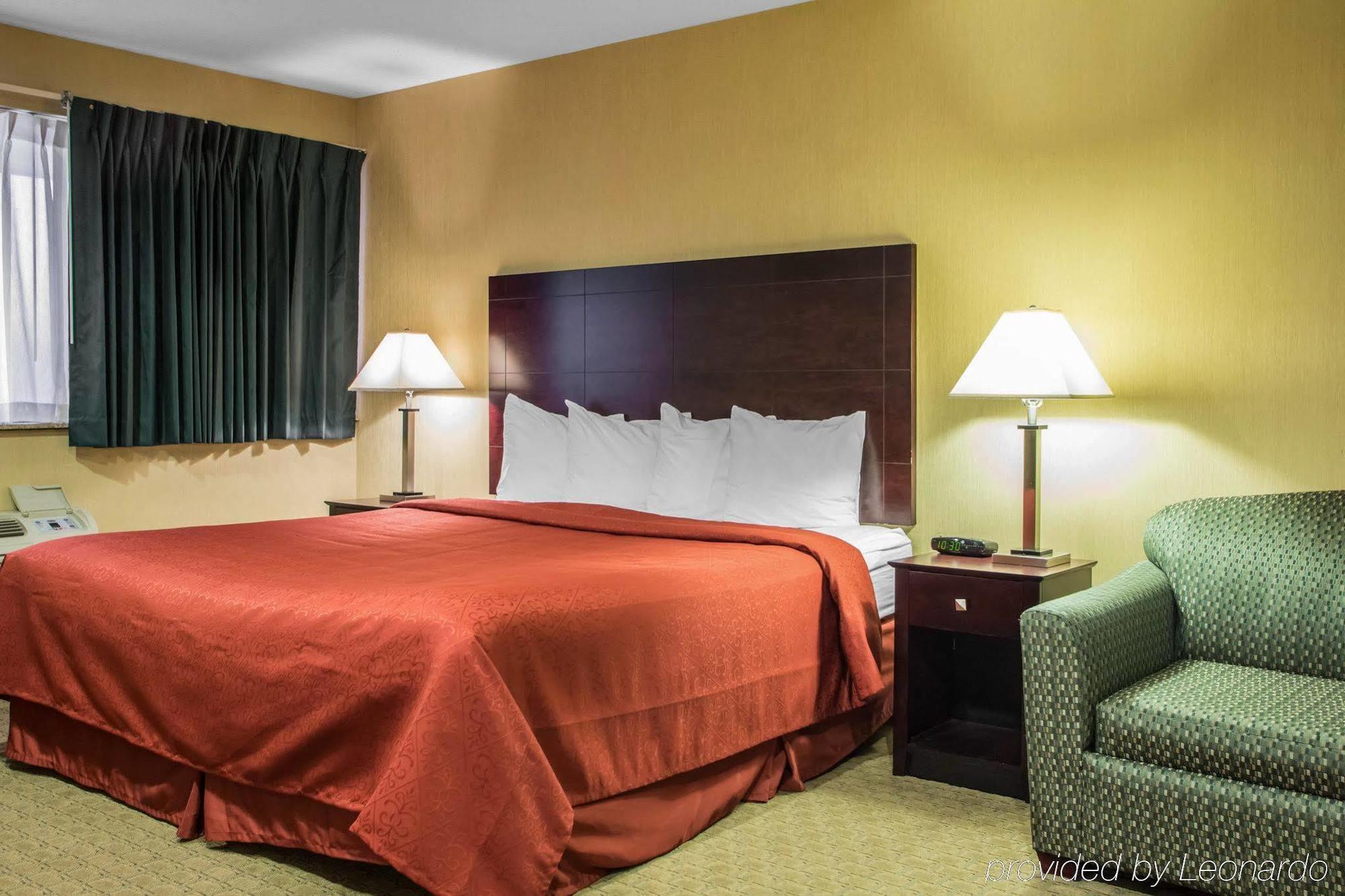 Americinn By Wyndham Marshfield Екстер'єр фото