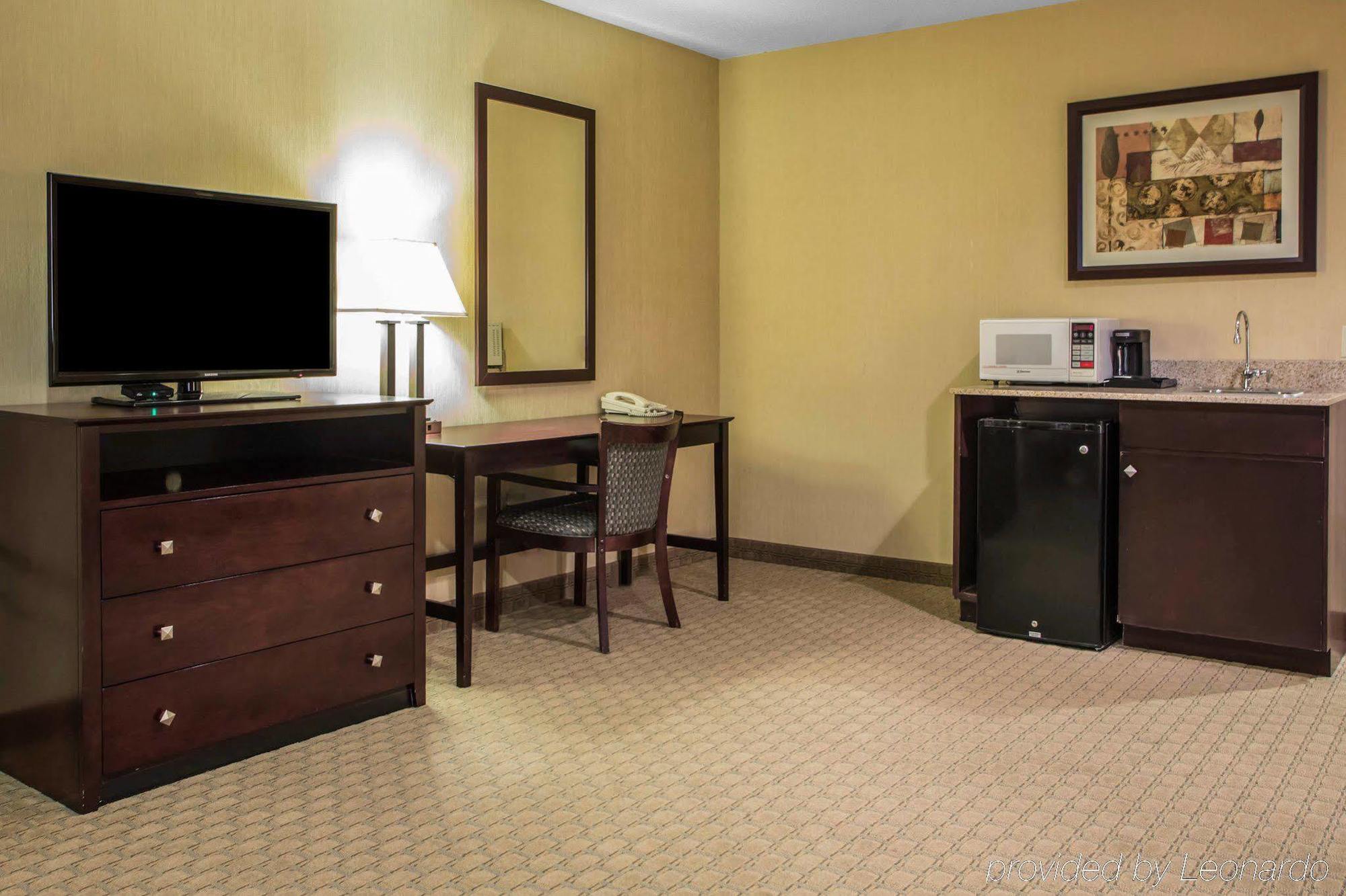 Americinn By Wyndham Marshfield Екстер'єр фото
